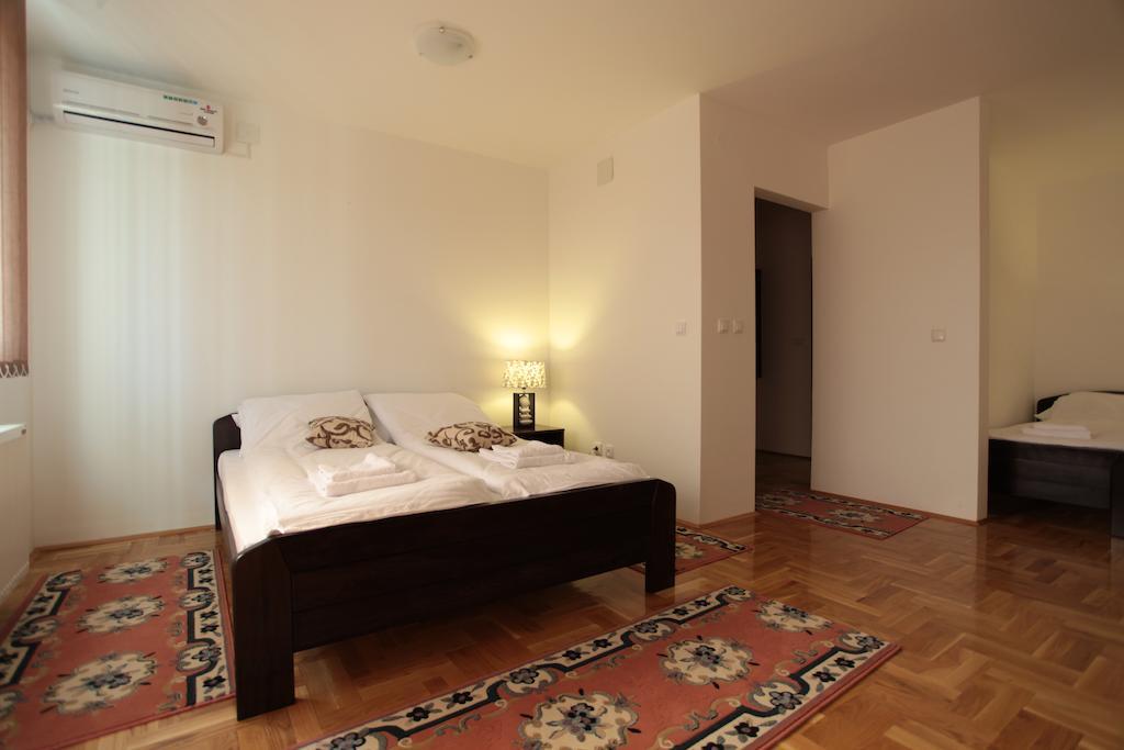 Hostel Royal Obrenovac  Zimmer foto