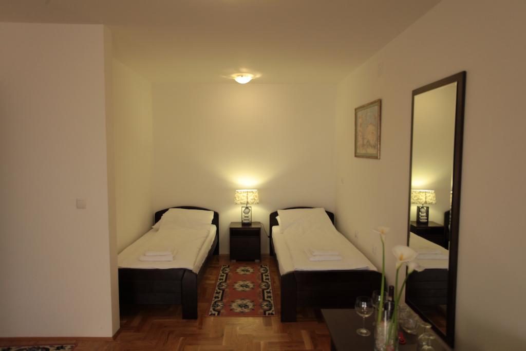Hostel Royal Obrenovac  Zimmer foto